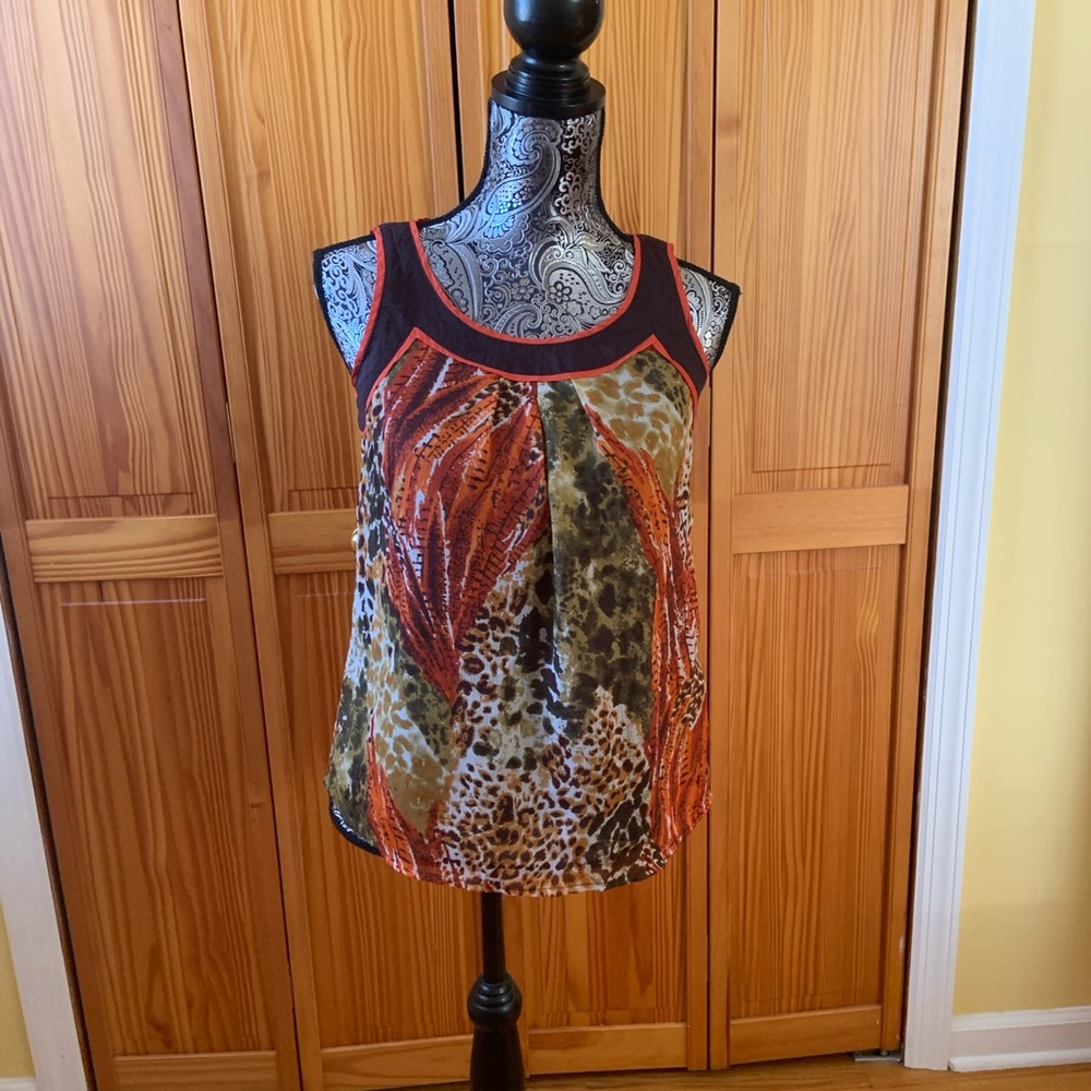 IZ sleeveless top